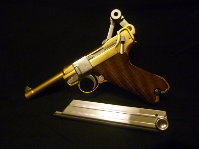 WE Luger P08 24K (2).JPG